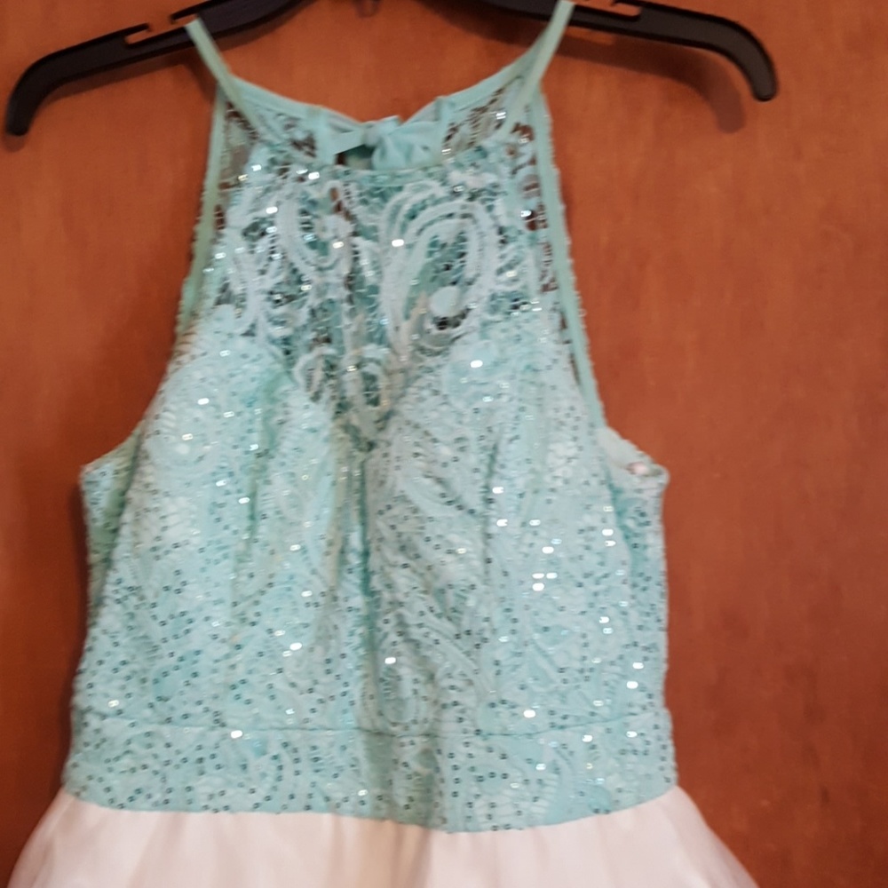 A Dress - Picture 2 of 4